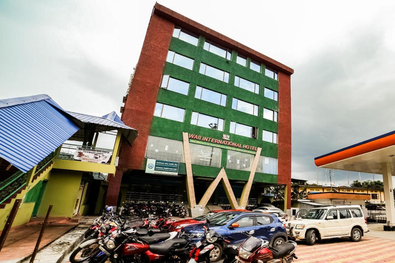 Capital O 61351 Waii International Hotel Bhalukpung Esterno foto